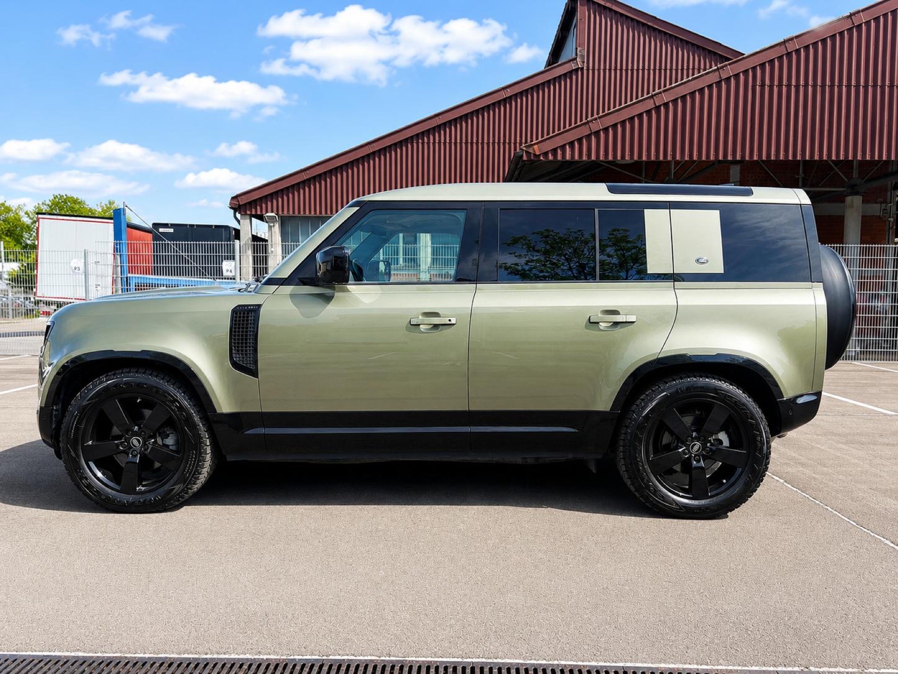 Land Rover Defender · Seitenansicht