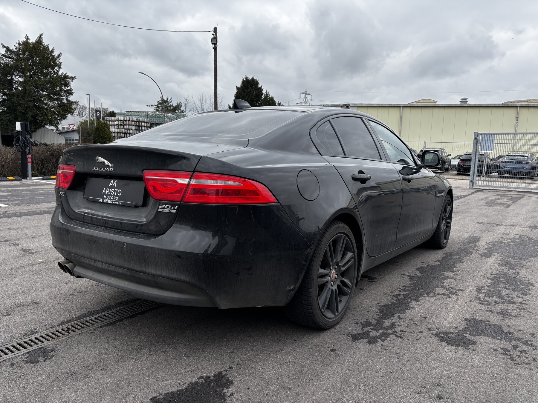 Jaguar XE · Heckansicht